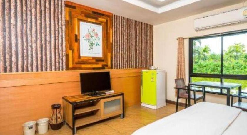 Prew Lom Chom Nam Resort Ban Phan Sadet Nok Exterior foto