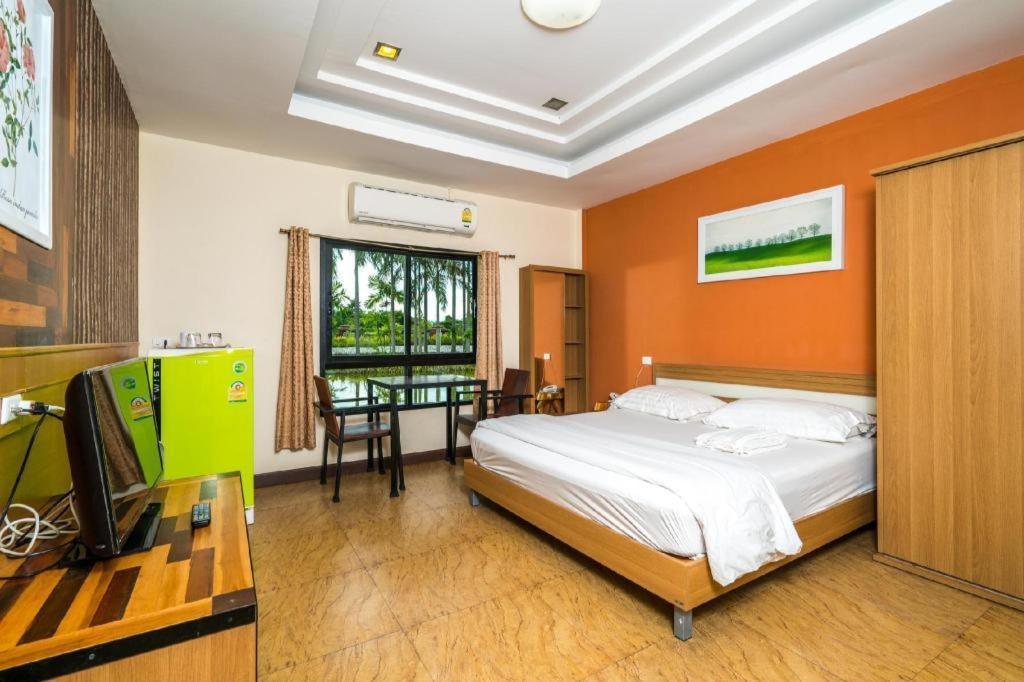 Prew Lom Chom Nam Resort Ban Phan Sadet Nok Exterior foto