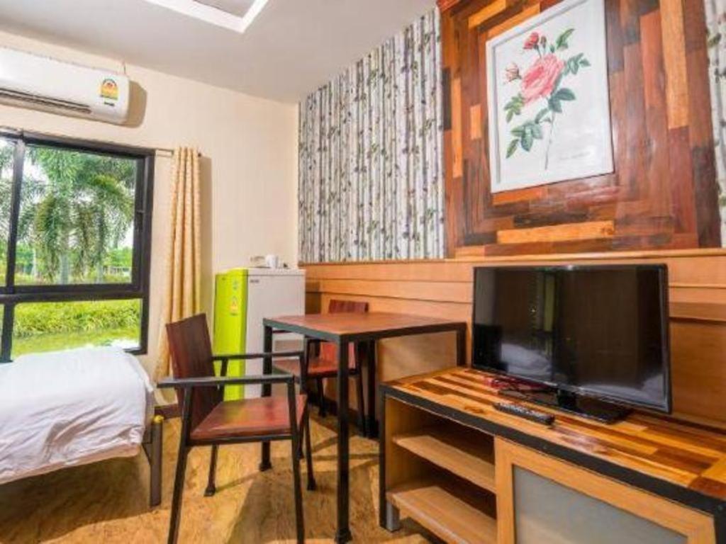 Prew Lom Chom Nam Resort Ban Phan Sadet Nok Exterior foto